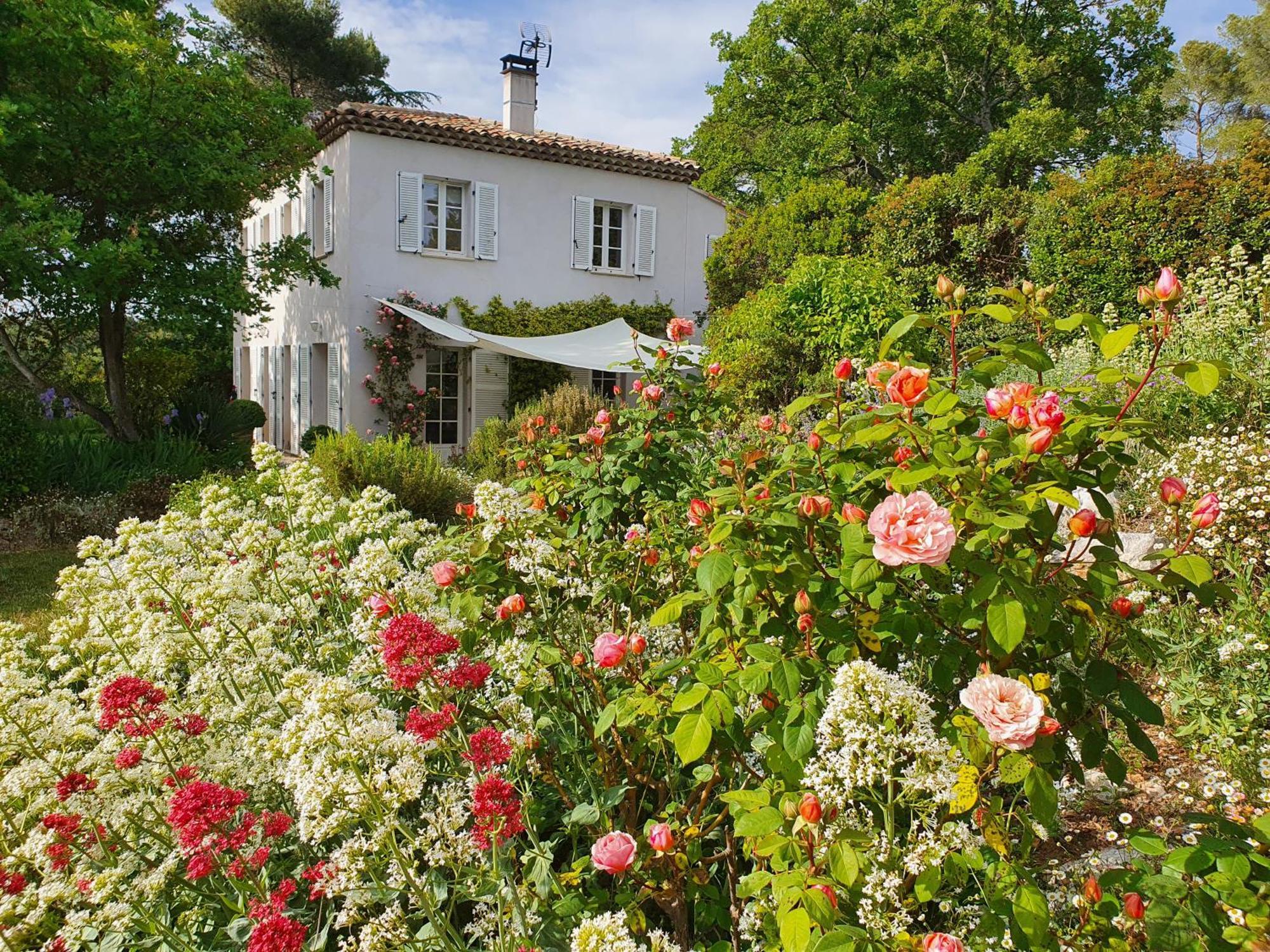 Lou Pantai, Bed And Breakfast, Delux Bedroom Aix-en-Provence Luaran gambar