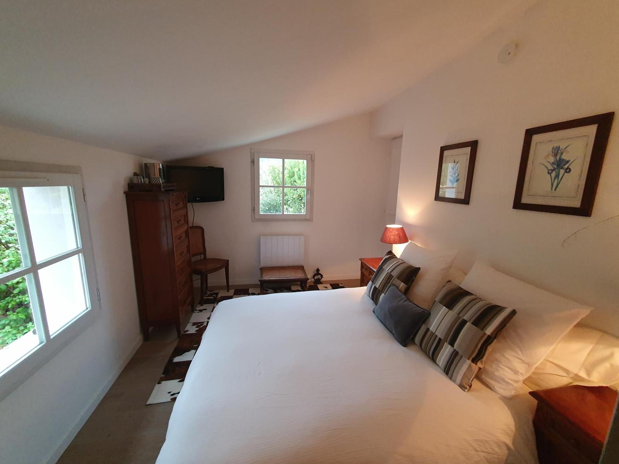 Lou Pantai, Bed And Breakfast, Delux Bedroom Aix-en-Provence Luaran gambar